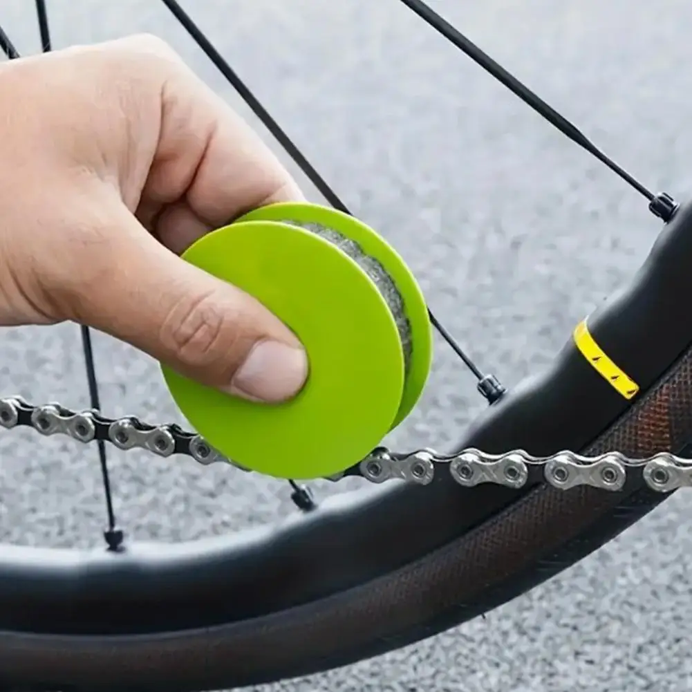 Bicycle chain oiler for chains and rollers